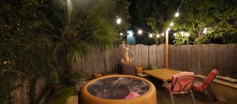 Cozy 1-bedroom townhome in charming Downtown Sacramento private hot tub