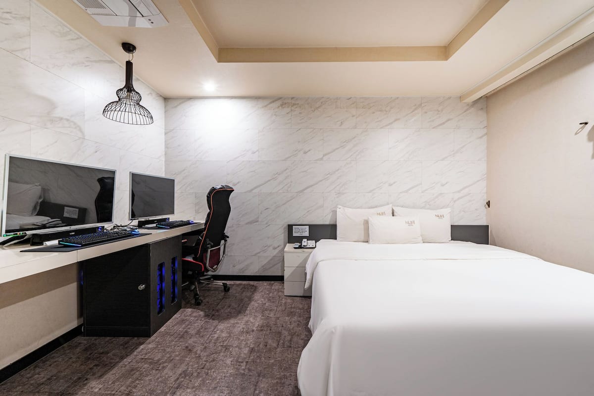 Couple 2PC | Free WiFi