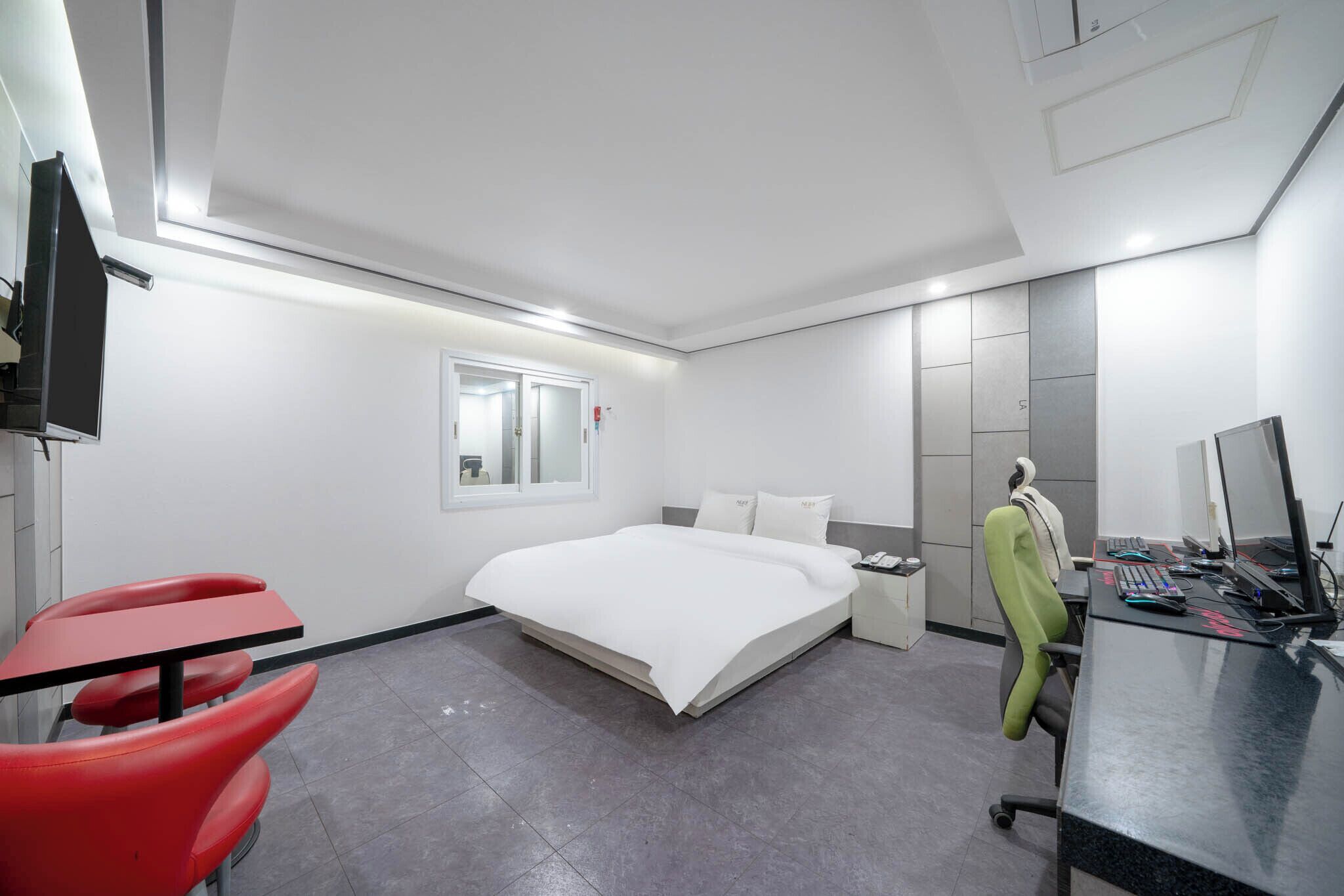 Couple 2PC | Wi-Fi ฟรี