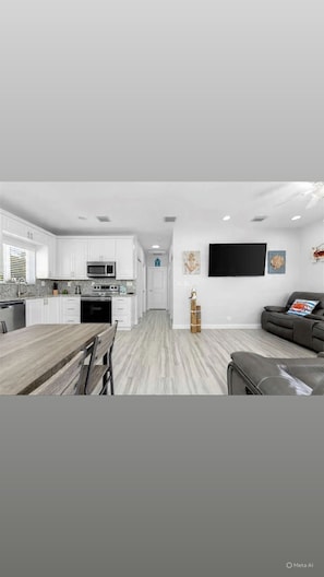 Interior - Delightful 2-bedroom house with AC in sunny Key Largo (Key Largo)