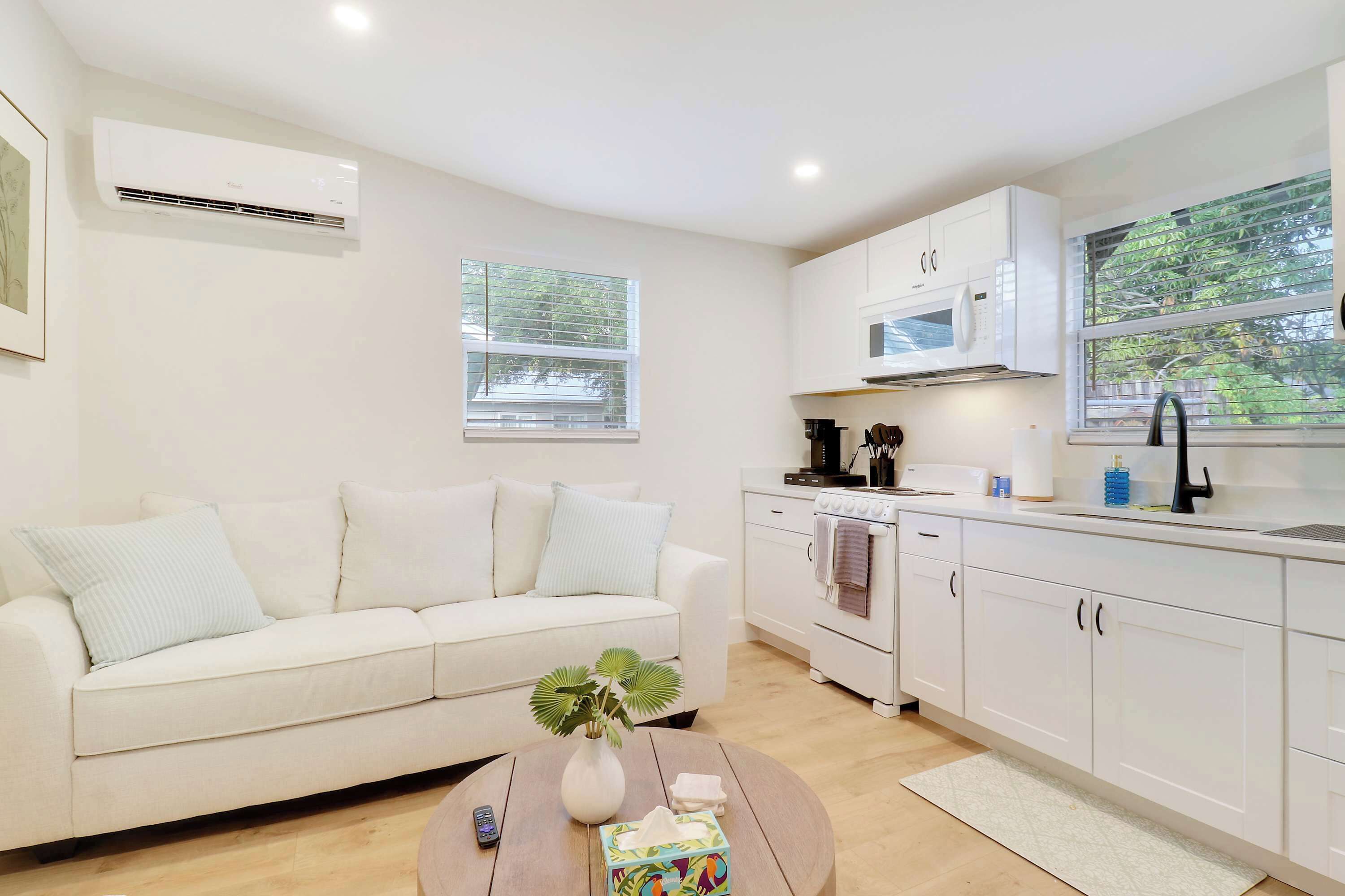 冰箱、微波炉、烤箱、炉灶