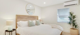 Cozy Cottage on Pine - 2