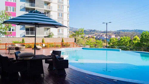 Secure & Spacious 3BR Condo  Eco-home