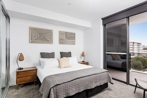 Blackout curtains, iron/ironing board, free WiFi - Astra Apartments Wollongong Kembla St. (Wollongong)