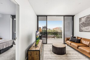 Living area - Astra Apartments Wollongong Kembla St. (Wollongong)