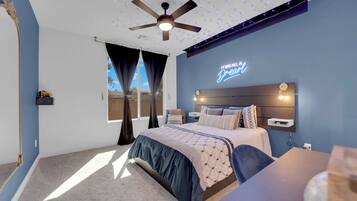 Bureau, fer et planche Ă repasser, Wi-Fi gratuit, draps fournis