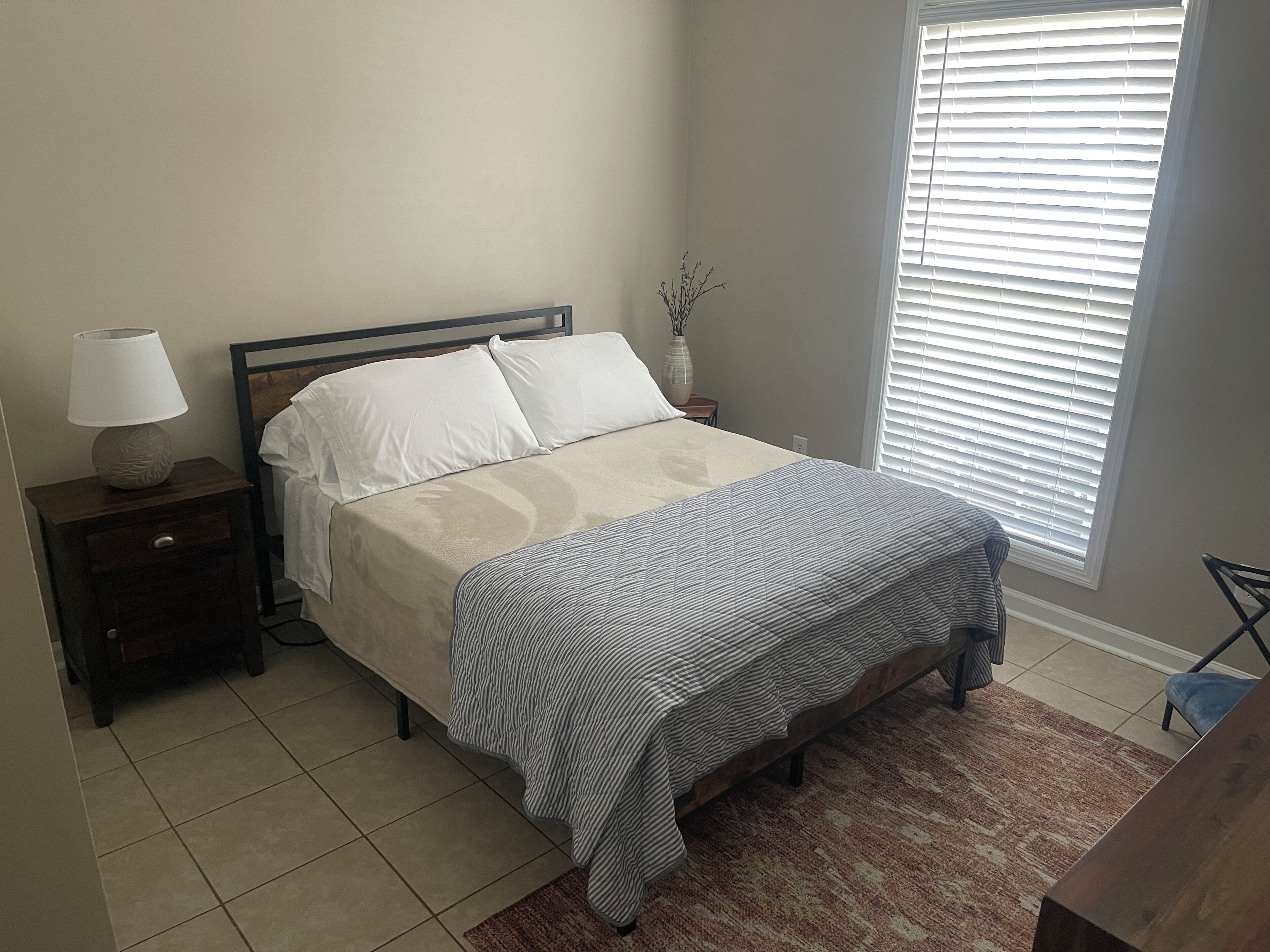 2 bedrooms, iron/ironing board, WiFi, bed sheets