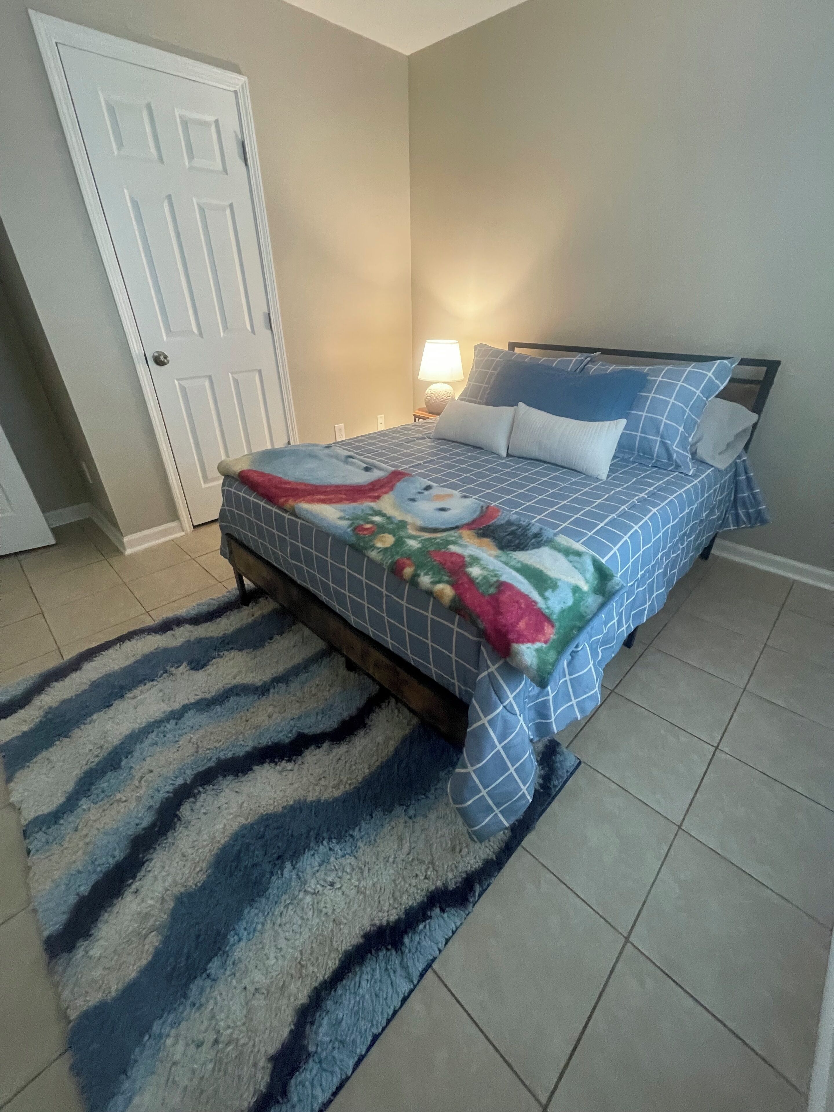 2 多间卧室、熨斗/熨衣板、WiFi、床单