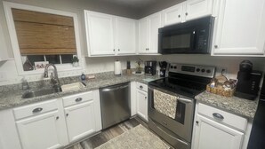 Unclassified image, 3 of 11, button - Cozy home in Opelika/Easy interstate access/Short drive to downtown and Auburn. (Opelika)