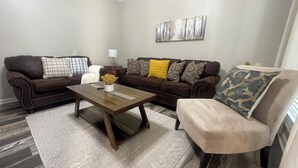 Unclassified image, 2 of 11, button - Cozy home in Opelika/Easy interstate access/Short drive to downtown and Auburn. (Opelika)