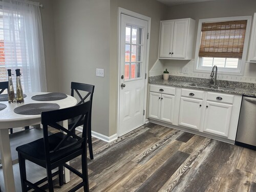 Cozy home in Opelika/Easy interstate access/Short drive to downtown and Auburn.