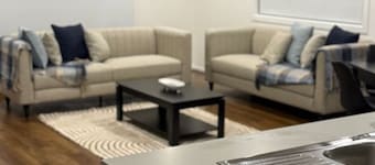 Premium 4BR Home Near Nature & Shops free parking