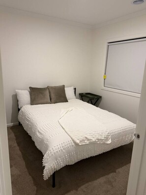 WiFi - Premium 4BR Home Near Nature & Shops free parking (Wollert)