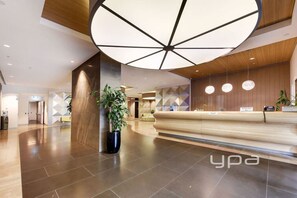 Lobby - Chic 2BR City Stay + Free Park! (Southbank)