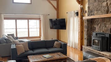 Télévision, cheminée