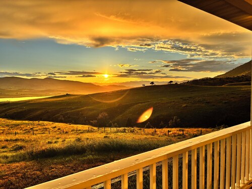 Large Group Lodge with Breathtaking Montana Views