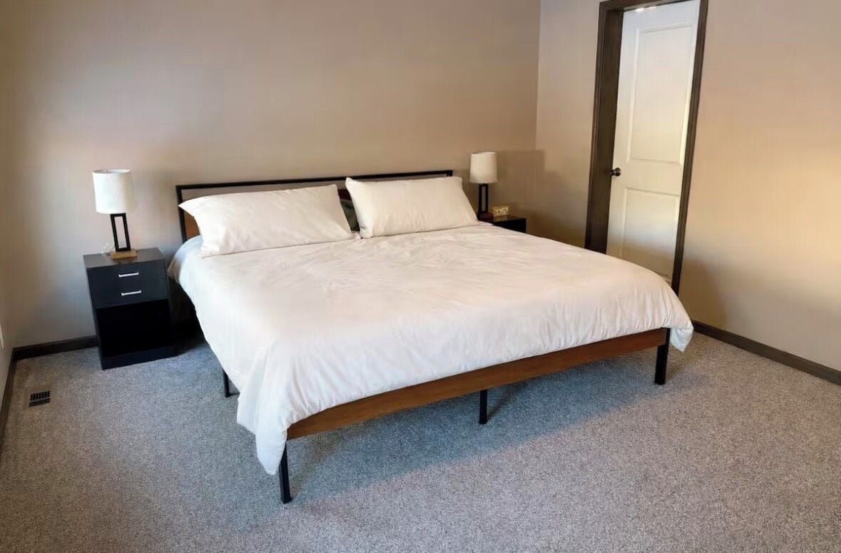 3 bedrooms, desk, free WiFi, bed sheets