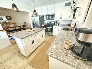 Coffee/tea maker, fridge, microwave, oven - Chic & Cozy Retreat w/Pool+Spa /Close to Old Town! (Scottsdale)
