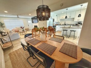 Interior - Chic & Cozy Retreat w/Pool+Spa /Close to Old Town! (Scottsdale)