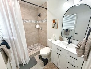 Shower, hair dryer, towels, soap - Chic & Cozy Retreat w/Pool+Spa /Close to Old Town! (Scottsdale)