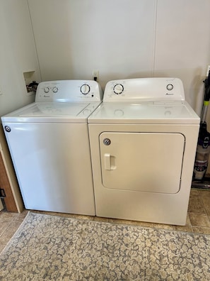 Interior - Cabin+Garage Lake Oahe / Spring Creek / Cow Creek, Pierre SD (Pierre)