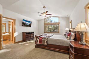 4 bedrooms, desk, WiFi, bed sheets