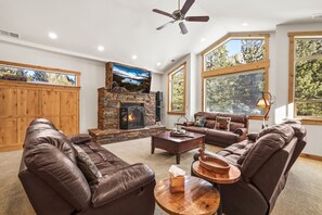 TV, fireplace