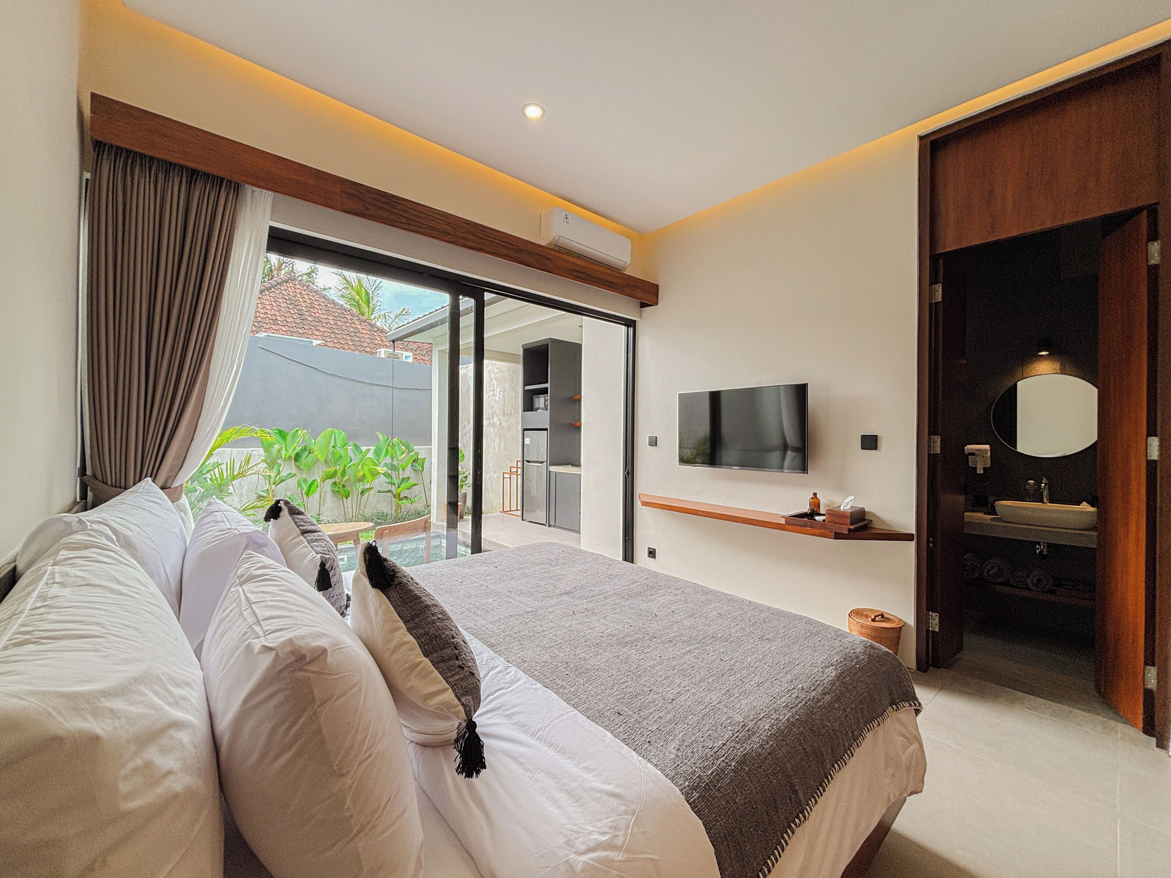 Huvila, 1 makuuhuone, yksityinen uima-allas | Työpöytä, kannettavalle tietokoneelle sopiva työtila, ilmainen Wi-Fi