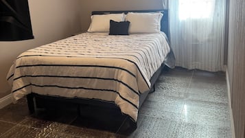 Iron/ironing board, WiFi, bed sheets