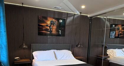 Private Guest House Suite located in a Cul-de-sac neighborhood of Agoura Hills