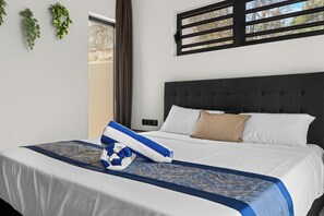3 bedrooms, iron/ironing board, free WiFi - Your Bonaire Escape: Stylish 3-Bedroom Apartment (Kralendijk)