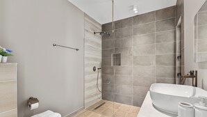 Bathroom - Oceanview 2-bedroom Apartment in Bonaire (Kralendijk)