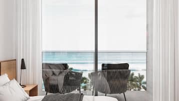 Superior Apartment, Pool View