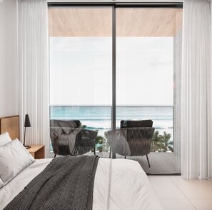 ستائر تعتيم ومكواة/لوح كي وواي فاي مجانًا