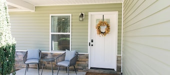 The Greer Retreat - Near DT, GSP airport, + BMW