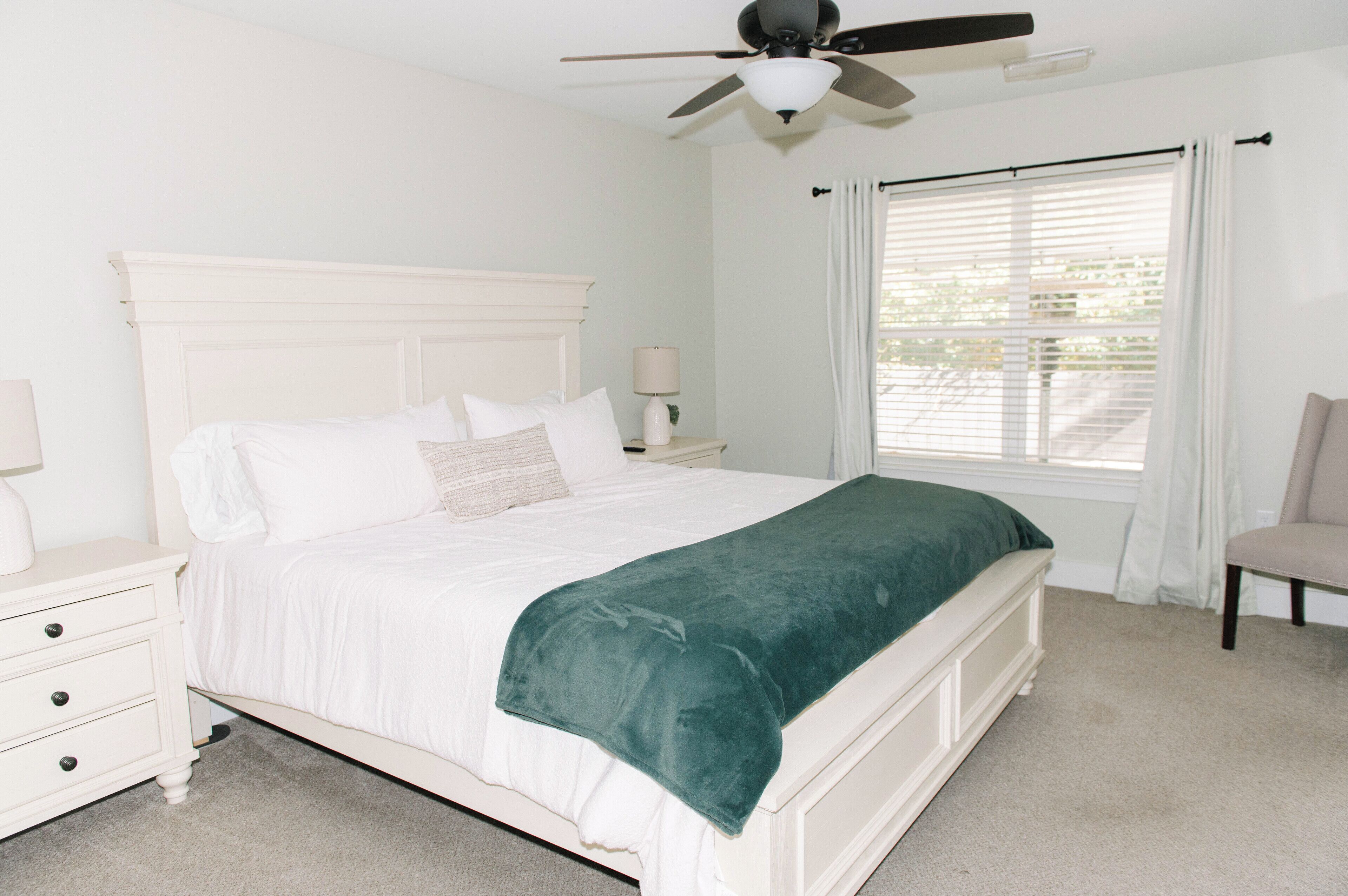 3 chambres, fer et planche à repasser, Wi-Fi, draps fournis