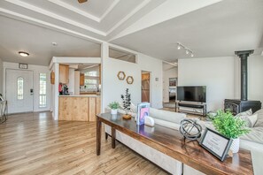 Lobby - Peaceful Lakeview Retreat Near Yosemite (Midpines)