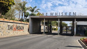 Miscellaneous - 5km Grand prix race track
Newly furnished 1 bedroom apartment in KYALAMI MIDRAND (Midrand)