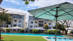 Pool - 5km Grand prix race track
Newly furnished 1 bedroom apartment in KYALAMI MIDRAND (Midrand)