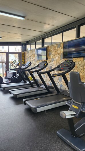 Fitness facility - 5km Grand prix race track
Newly furnished 1 bedroom apartment in KYALAMI MIDRAND (Midrand)