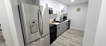 Serene Cove Stays 1BR entire suite