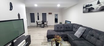 Serene Cove Stays 1BR entire suite