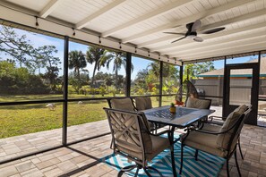 Outdoor dining - Canal retreat 2 bedroom home. (Port Charlotte)