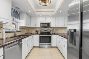 Coffee/tea maker, fridge, microwave, oven - Water Views, Beach Access, Pool, Pickleball, More (Fort Myers Beach)