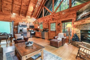Smart TV, fireplace, video games, table football - Amazing views,  Dollywood, Gatlinburg, pigeon forge under 10miles, 3 kings,games (Sevierville)