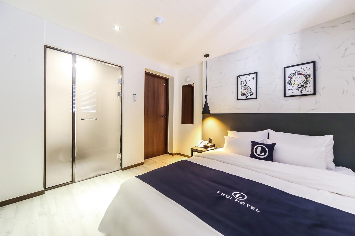 Bureau, Wi-Fi gratuit