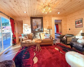 Smart TV, fireplace, computer monitors