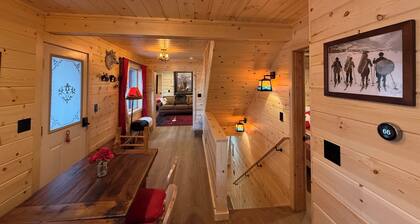 The Bunny Haus in the heart of Government Camp with sauna and wood fireplace