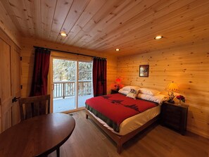 6 camere, una scrivania, ferro/asse da stiro, culla da viaggio