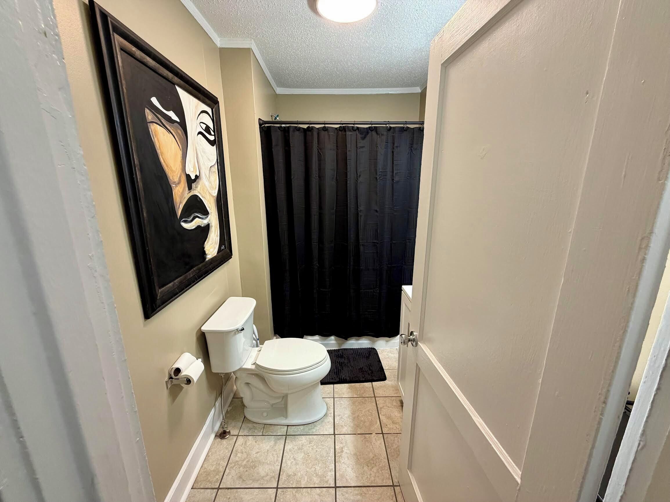 Hårføner, håndklær, såpe og toalettpapir